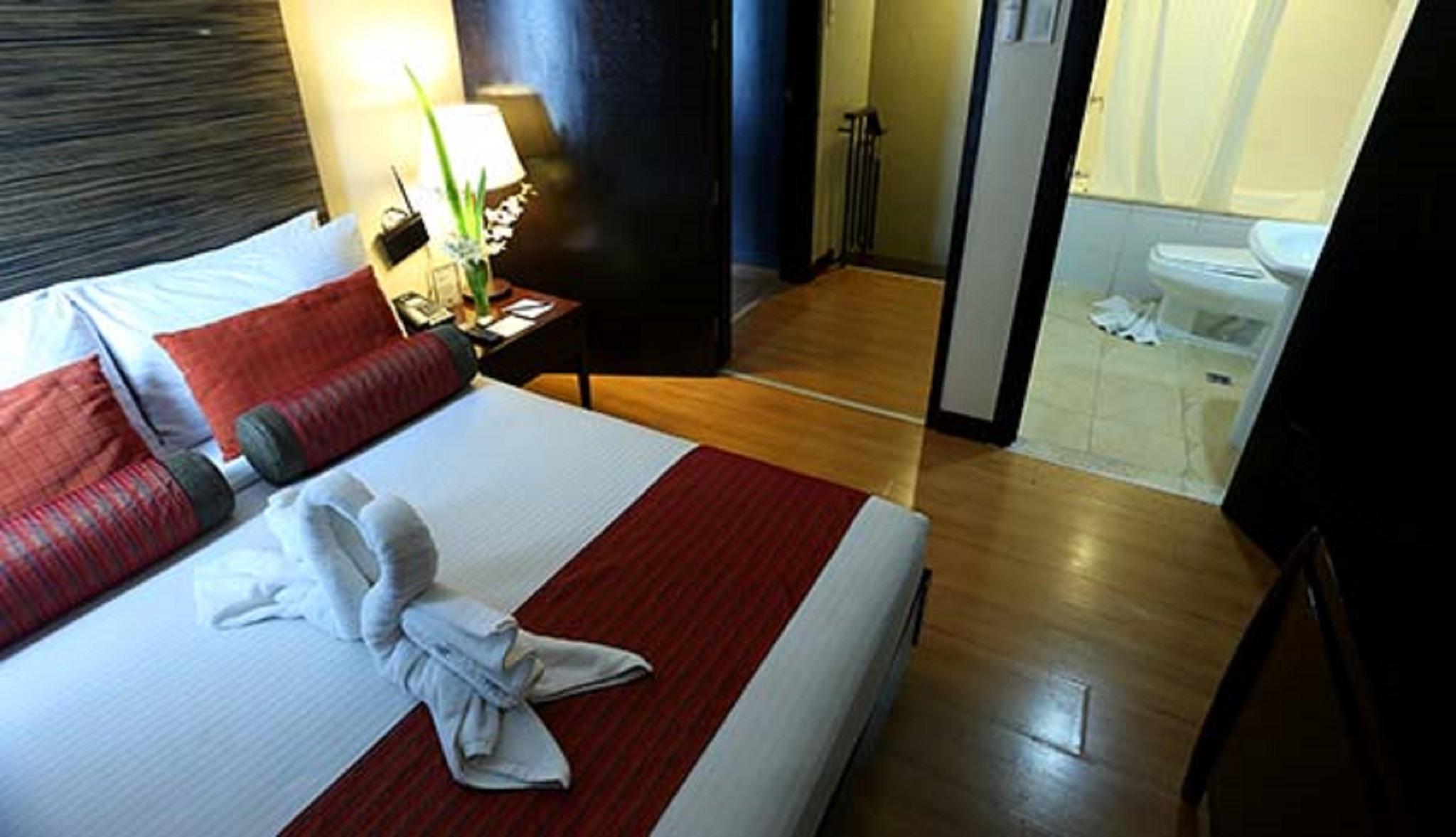 Lancaster Hotel Manila Mandaluyong Exterior foto