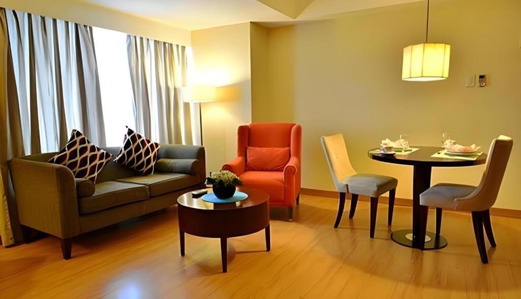 Lancaster Hotel Manila Mandaluyong Exterior foto