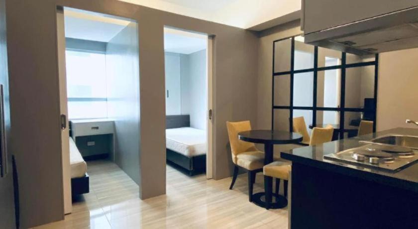 Lancaster Hotel Manila Mandaluyong Exterior foto